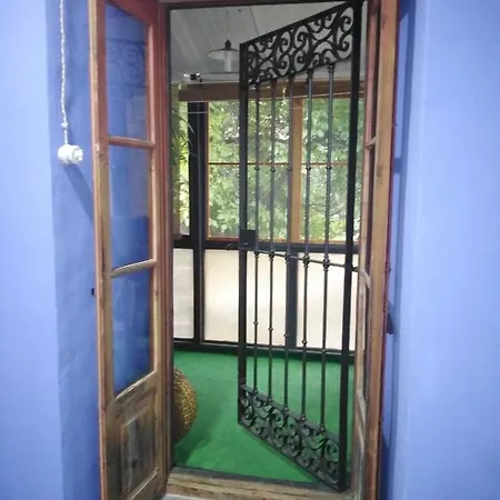 Nyaraló Tia Paulina *