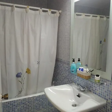 Nyaraló Tia Paulina *