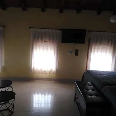 Tia Paulina Nyaraló