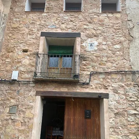 Nyaraló Tia Paulina *